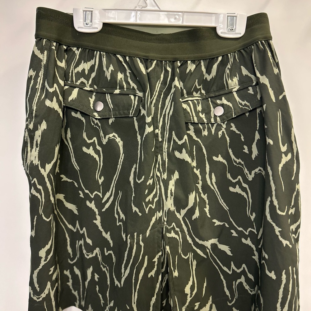 Like New Athleta Vienna Cargo Skort in Voyage Eucalyptus Olive Green - Picture 3 of 9
